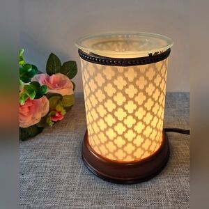 Vintage Scentsy Retired Abbey Shadow Wax Warmer Lamp